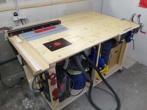 workbench.jpg workbench.jpg